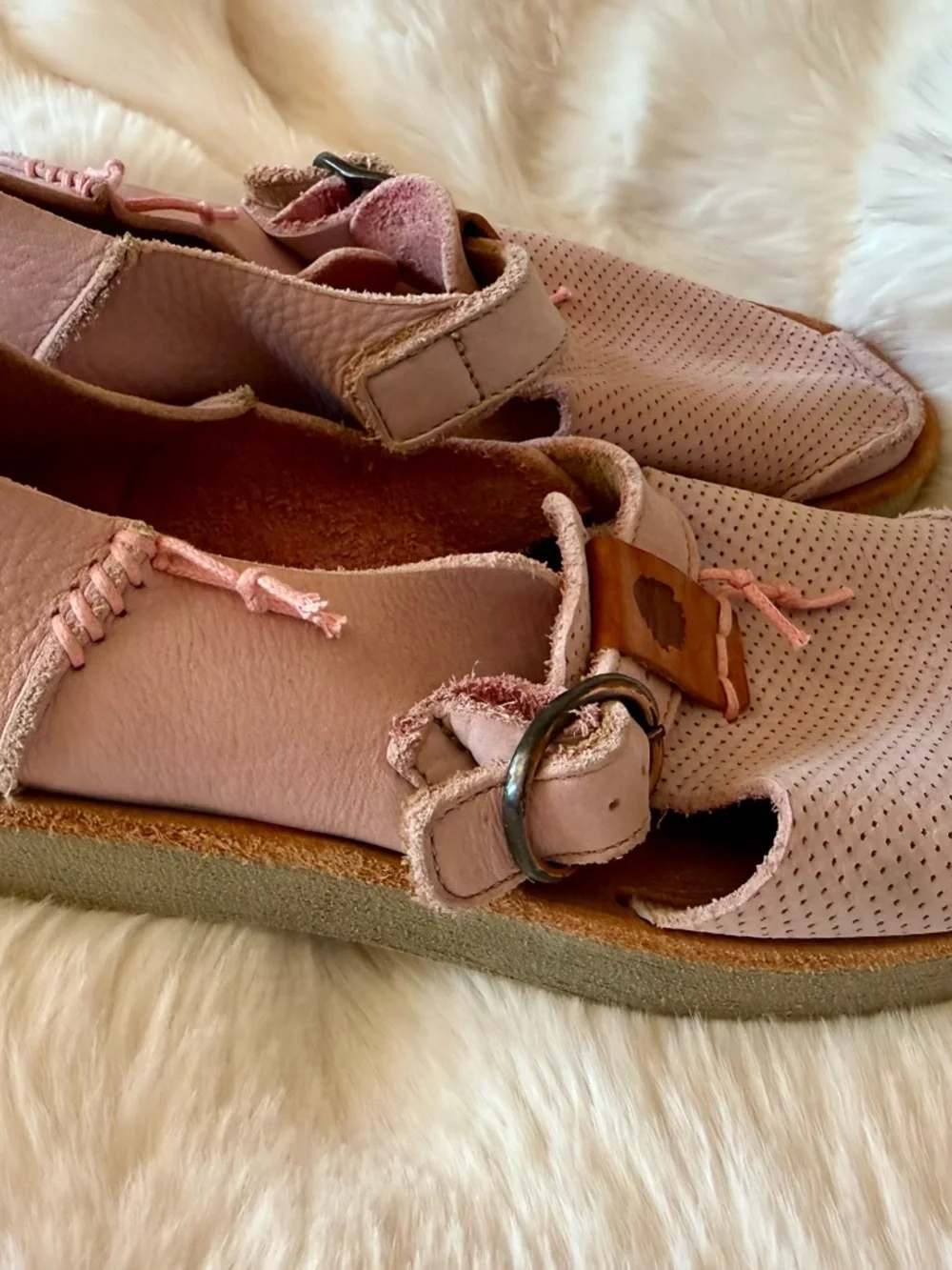 Satorisan Women’s Pink Leather Moccasin Sandals - Picture 6 of 11